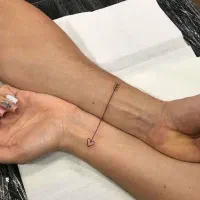 خدمات زیبایی اکستنشن مژه و تتو