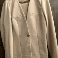 کت شلوار زنانه به همراه تاپ زیر کت