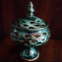 صنایع دستی ظرف سفالی پایه دار با درب|صنایع دستی و سایر لوازم تزئینی|شیراز, زرگری|دیوار