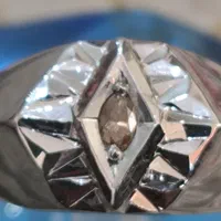 حلقه  انگشتر مردانه با نگین الماس  اصل|جواهرات|شیراز, شریف‌آباد|دیوار