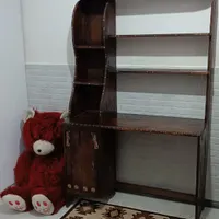 میز تحریر کتابخانه