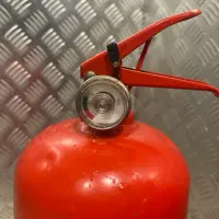 کپسول آتش نشانی|ابزارآلات|پرند, فاز ۳|دیوار