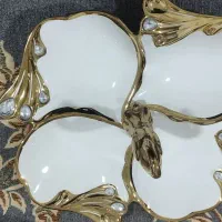 ظروف پذیرایی سفید طلایی