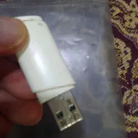 یک عدد فلش 16گیگ