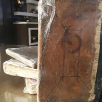 چند کتاب  قدیمی قرآن|کتاب و مجله مذهبی|محمدیه-قزوین, |دیوار