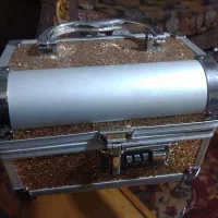 چمدان ارایشی