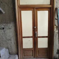 تعدادی درب و پنجره آهنی و چوبی|مصالح و تجهیزات ساختمان|بروجن, |دیوار