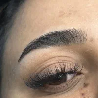 کاشت مژه /کاشت ناخن /اپلاسیون