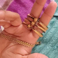 النگو ورساچ سایز یک ودستبندرولکس ومقداری طلای دیگر