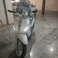 موتور سیکلت پیاجیو بورلی