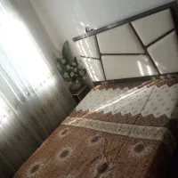 تخت دو نفره همراه با میز کنسول