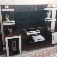 تلویزیون، میز، سینما خانگی