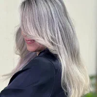 دستیار رنگ و لایت|استخدام درمانی، زیبایی، بهداشتی|تهران, نیاوران|دیوار