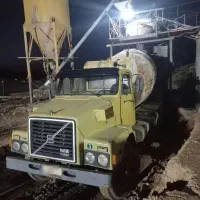 فروش یه دستگاه تراک میکسر ولوو