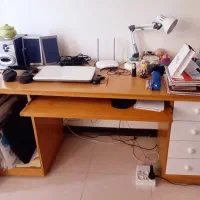 میز کامپیوتر چوبی