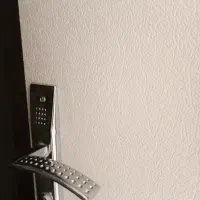 نصاب درب چوبی اتاقی و ضد سرقت ساخت upvc|مصالح و تجهیزات ساختمان|شیراز, شهرک ویلایی بهاران|دیوار