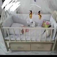 تخت وگهواره کنار مادر|تخت و سرویس خواب|اراک, |دیوار