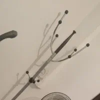 جالباسی درختی و میز خاطره