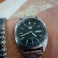 ساعت سکو پنج قدیمی