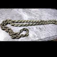 گردنبند|کلکسیون اشیاء عتیقه|میبد, |دیوار