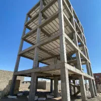 نیمه ساز شهرک راه اهن 4طبقه رو پیلوت 900متر بنا