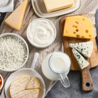 فروشنده‌ لبنیات