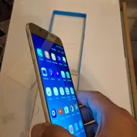سامسونگ Galaxy A8 (2016) با حافظهٔ ۳۲ گیگابایت