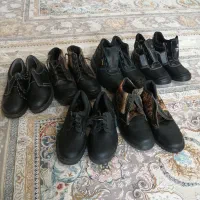 تعدادی کفش ایمنی