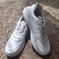 کفش نیوبالانس سفید سایز 44 ، 45|کیف، کفش، کمربند|یزد, |دیوار