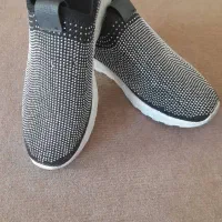 کفش کتانی نگین دار