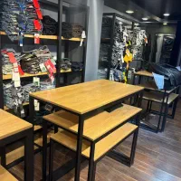 دکور لباس و کفش فروشی آیینه و رگال قفسه و پیش خوان