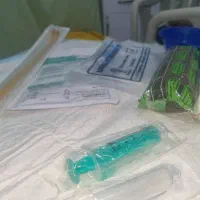 تزریقات سرم و آمپول،سوند،پانسمان در منزل|خدمات آرایشگری و زیبایی|اصفهان, فیض|دیوار