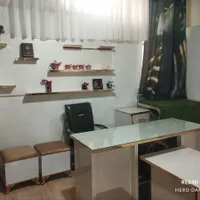 شلف دیواری بزرگ مناسب سالن زیبایی دفترکار.کتابخانه