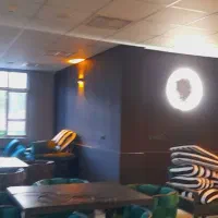 رنگ کاری ساختمان وطرح کاغذ دیواری