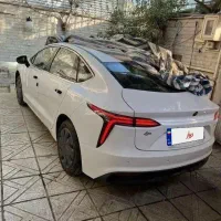 لونا برقی 2024