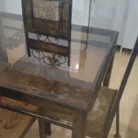 لوازم خانگی تخت. میز آینه با صندلی . میز چهار نفره