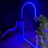 تخت تتو و آینه و لوازم تتو