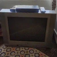 تلویزیون ال جی(LG) به همراه دستگاه دیجیتال|تلویزیون و پروژکتور|بروجرد, |دیوار