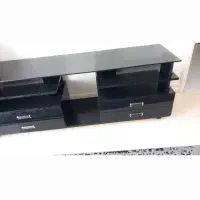 میز بزرگ تلویزیون