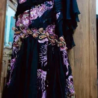 تعدادی لباس مجلسی در حد نو