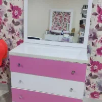 میز آرایشی و آینه