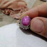 یاقوت استار