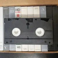 نوار VHS قدیمی با فیلمهای ایرانی