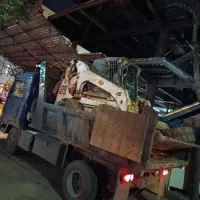 حمل نخاله با ماشین بادسان خاور (بابکت) و کارگر
