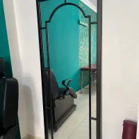 آینه و صندلی و ترولی