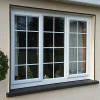 رنگ کاری درب و پنجره انجام میشود