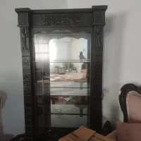 ویترین سالم و تمیز بدون خط و خش