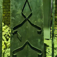 فروش در و پنجره دست دوم سالم با دوام و محکم