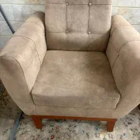 مبل ۷نفره با دوتا میز عسلی میز وسط