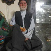 مجسمه پیرمرد